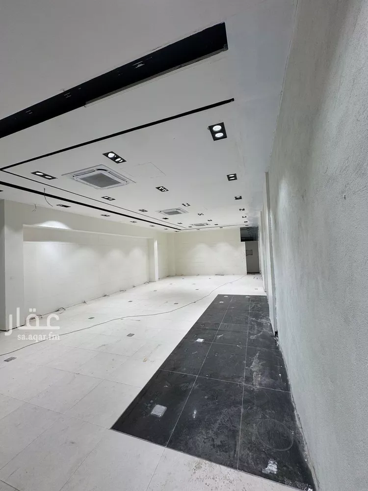 محل للإيجار في شارع الشيخ حسن بن حسين بن علي, حي إشبيلية, مدينة الرياض, منطقة الرياض صورة 5