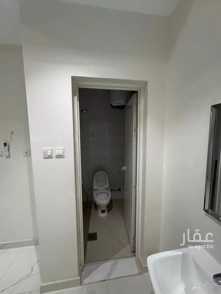 شقة للإيجار في شارع الشيخ حسن بن حسين بن علي, حي إشبيلية, مدينة الرياض, منطقة الرياض صورة 3