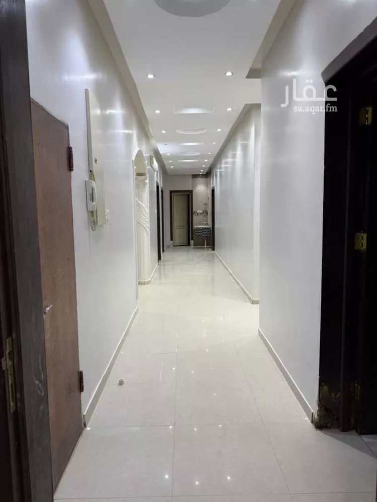 Floor for Rent in Riyadh Al Janadriyah صورة 3