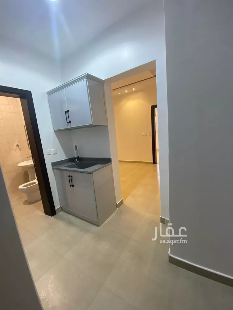 شقة للإيجار في شارع الشيخ حسن بن حسين بن علي, حي إشبيلية, مدينة الرياض, منطقة الرياض صورة 3