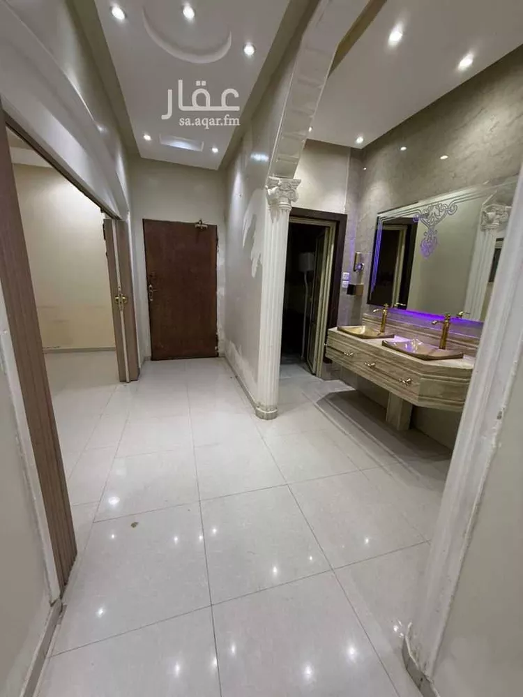 Floor for Rent in Riyadh Al Janadriyah صورة 4