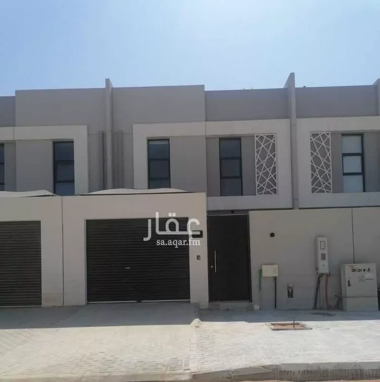 فيلا للبيع في شارع أبي محمد بن أيوب, حي مطار الملك خالد الدولي, مدينة الرياض, منطقة الرياض