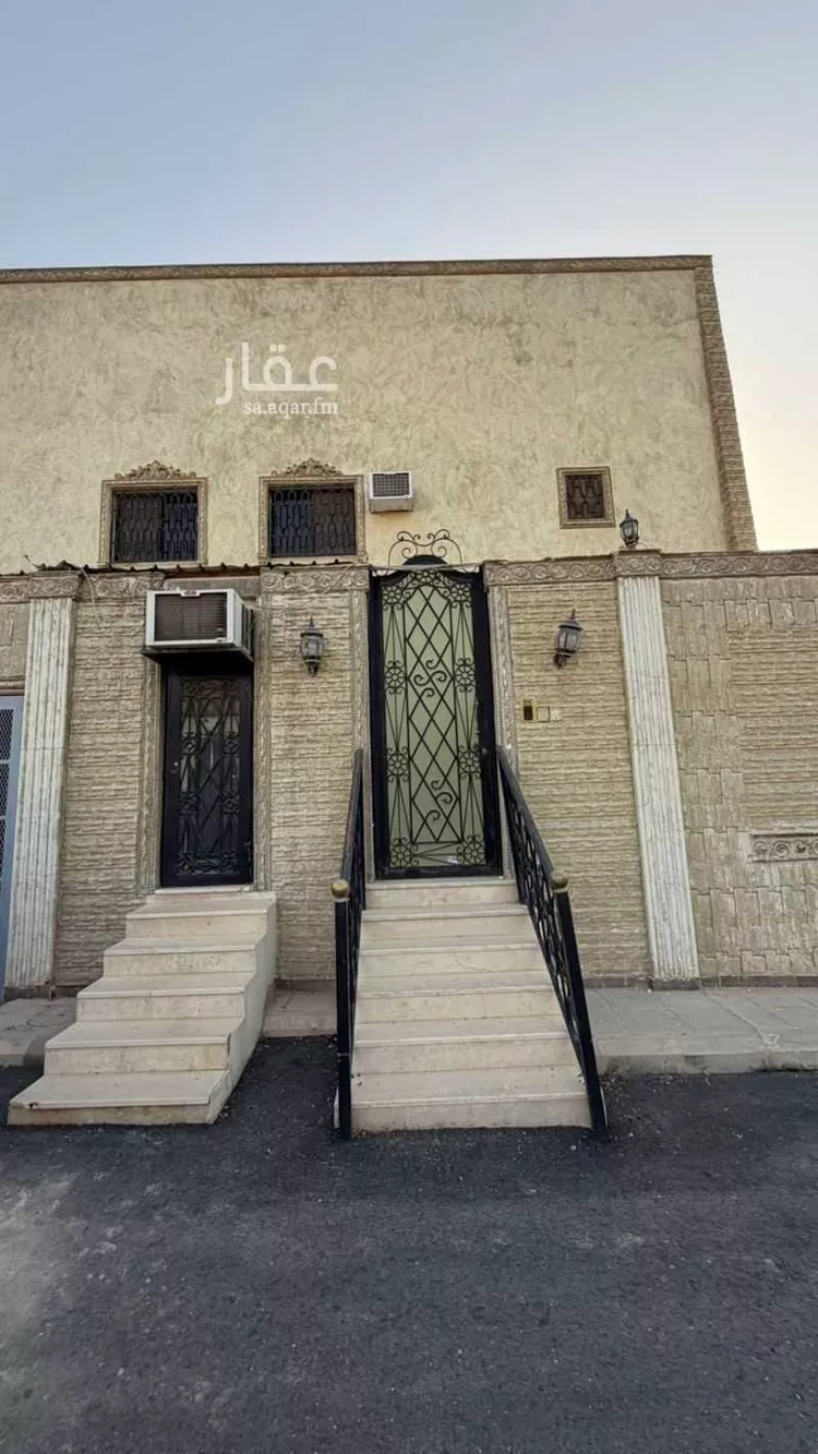 فيلا للإيجار في شارع أبي حدرية, حي المعذر الشمالي, مدينة الرياض, منطقة الرياض صورة 3