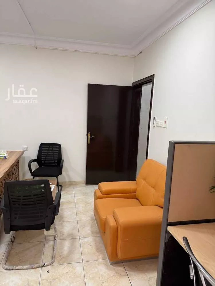 مكتب تجاري للإيجار في شارع عامر بن أبي الحسن, حي الإزدهار, مدينة الرياض, منطقة الرياض صورة 2