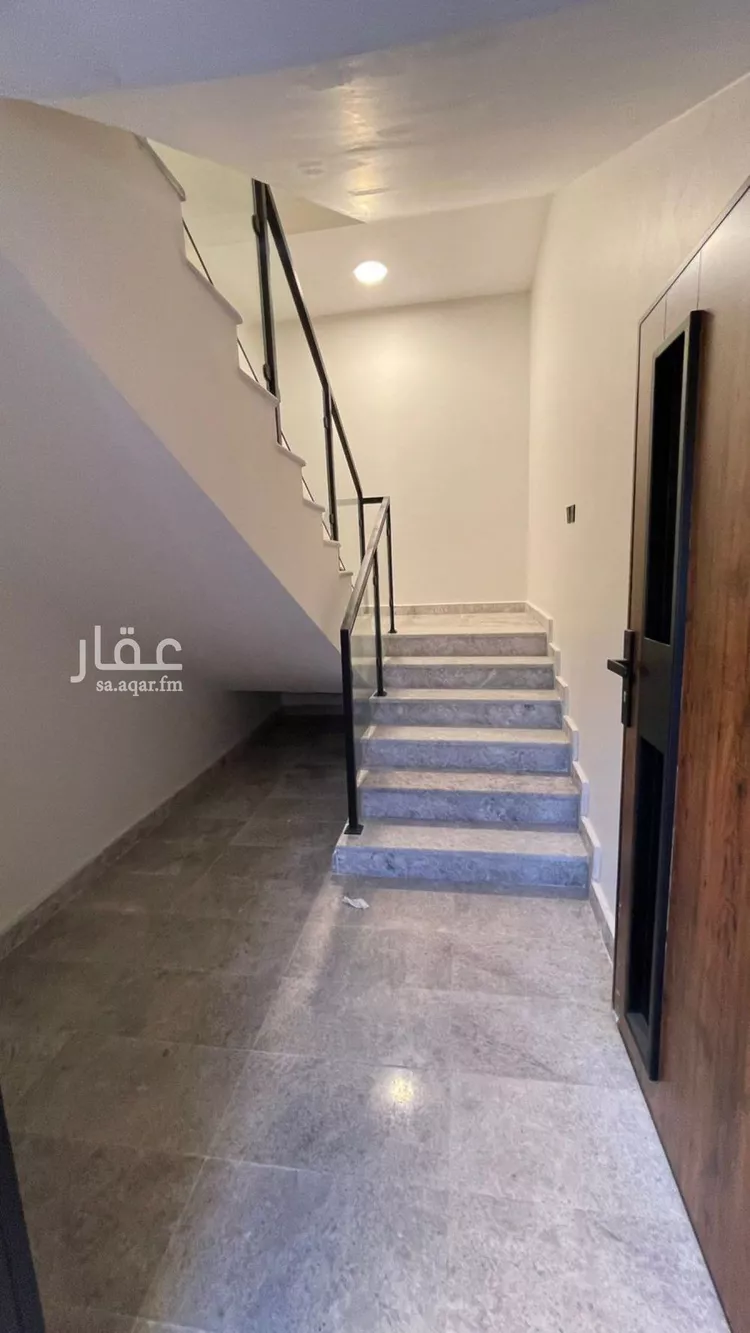 دور للبيع في شارع قبلان, حي بدر, مدينة الرياض, منطقة الرياض صورة 4