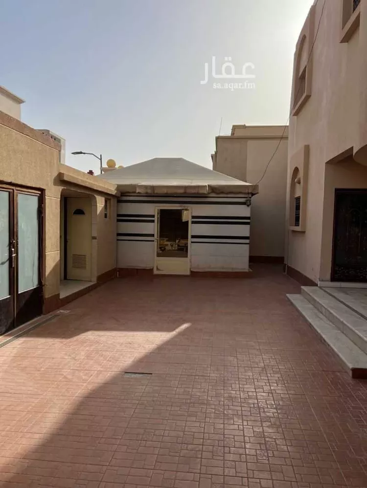 فيلا للبيع في شارع شريح الخزاعي, حي الفيصل, مدينة الاحساء, المنطقة الشرقية 8