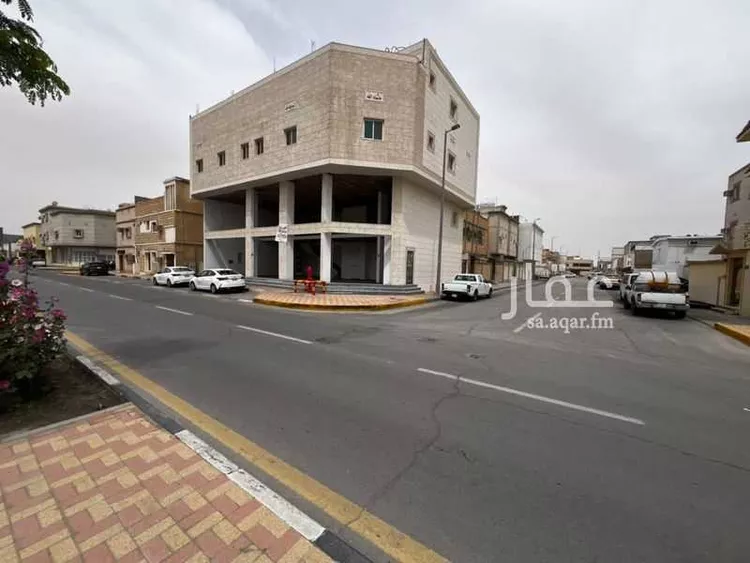 عمارة للبيع في شارع القطيف, حي المدينة, مدينة بقيق, المنطقة الشرقية صورة 3