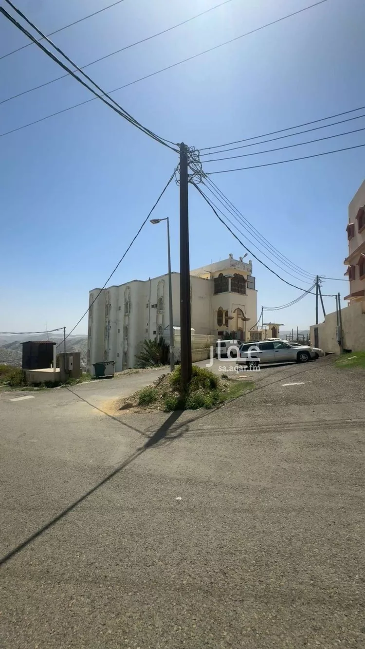 أرض للبيع في شارع معدان بن ربيعة, حي النزهة, مدينة الباحة, منطقة الباحة