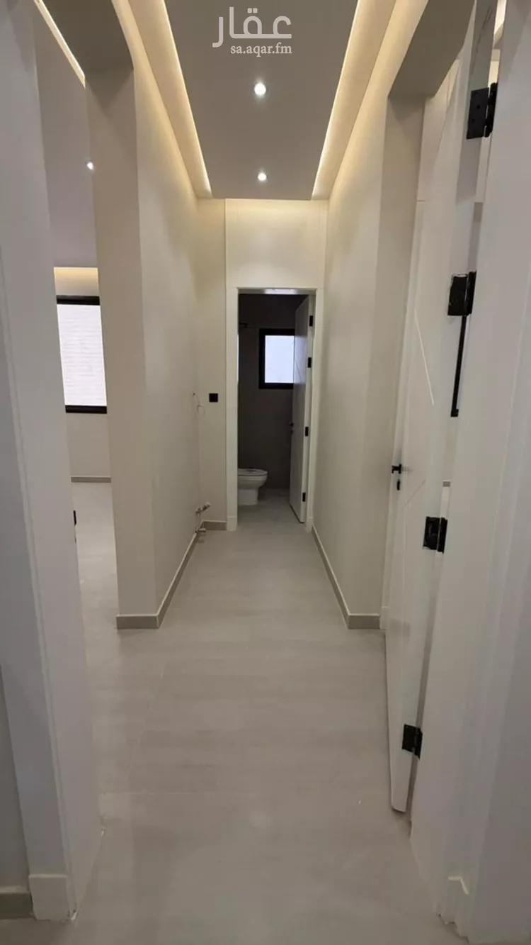 Floor for Rent in Riyadh Al Janadriyah 8