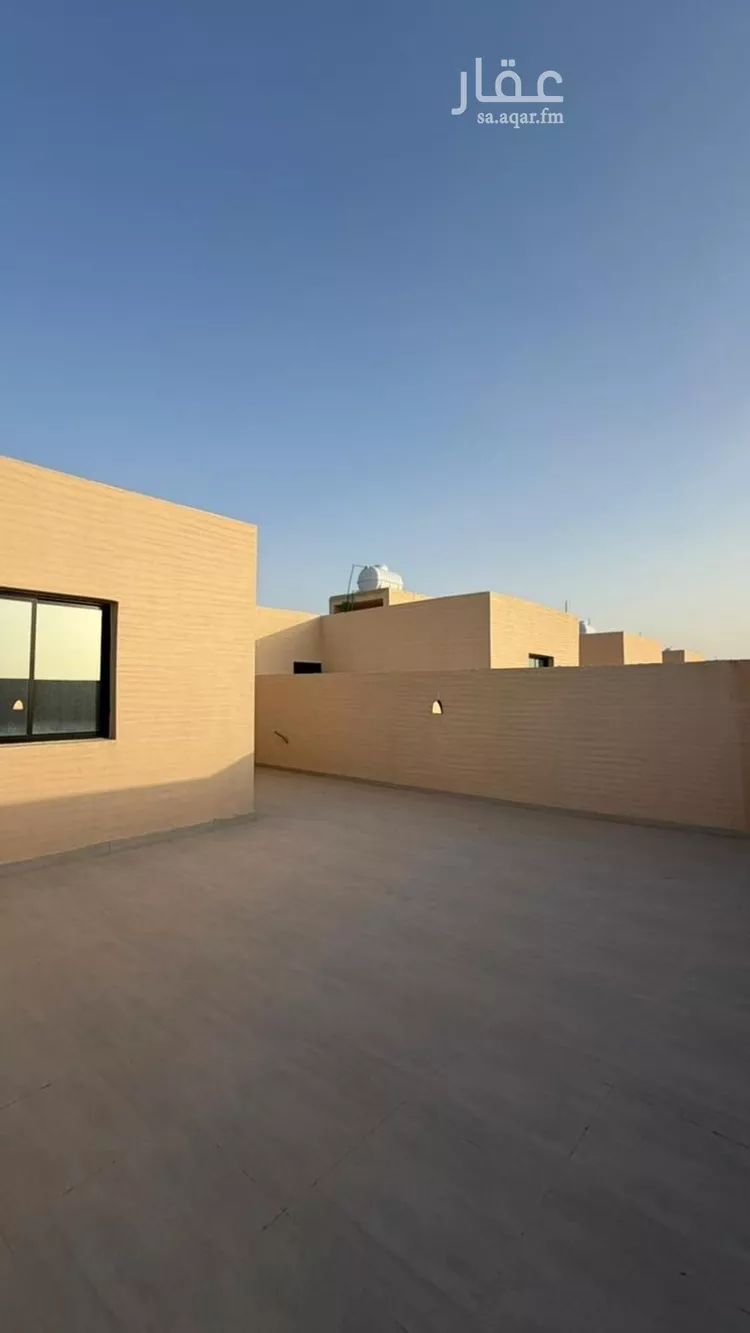 Floor for Rent in Riyadh Al Janadriyah 6