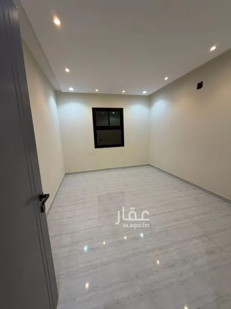 فيلا للإيجار في شارع حسن الشاعر, حي عكاظ, مدينة الرياض, منطقة الرياض صورة 2