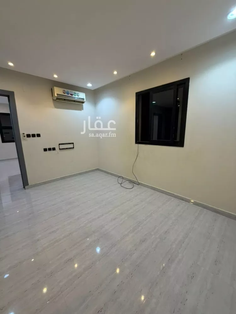 فيلا للإيجار في شارع حسن الشاعر, حي عكاظ, مدينة الرياض, منطقة الرياض