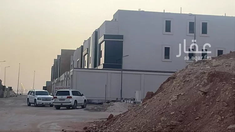 فيلا للبيع في شارع أبي العز الحبشي, حي المرجان, مدينة الرياض, منطقة الرياض صورة 2