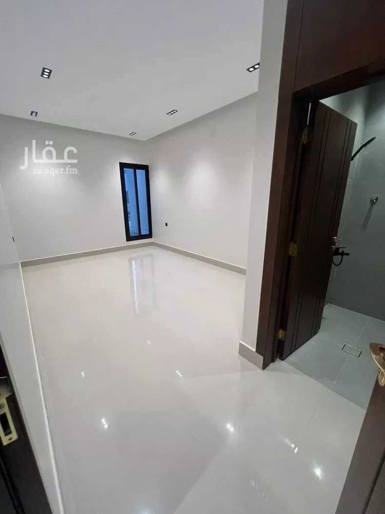 فيلا للبيع في شارع جبل طويق, حي القادسية, مدينة الرياض, منطقة الرياض
