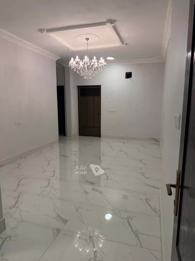 شقة للإيجار في شارع 32ب, حي الشراع, مدينة الخبر, المنطقة الشرقية 5