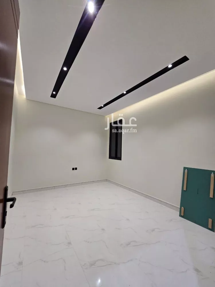 دور للبيع في شارع وادي حوران, حي ديراب, مدينة الرياض, منطقة الرياض 8