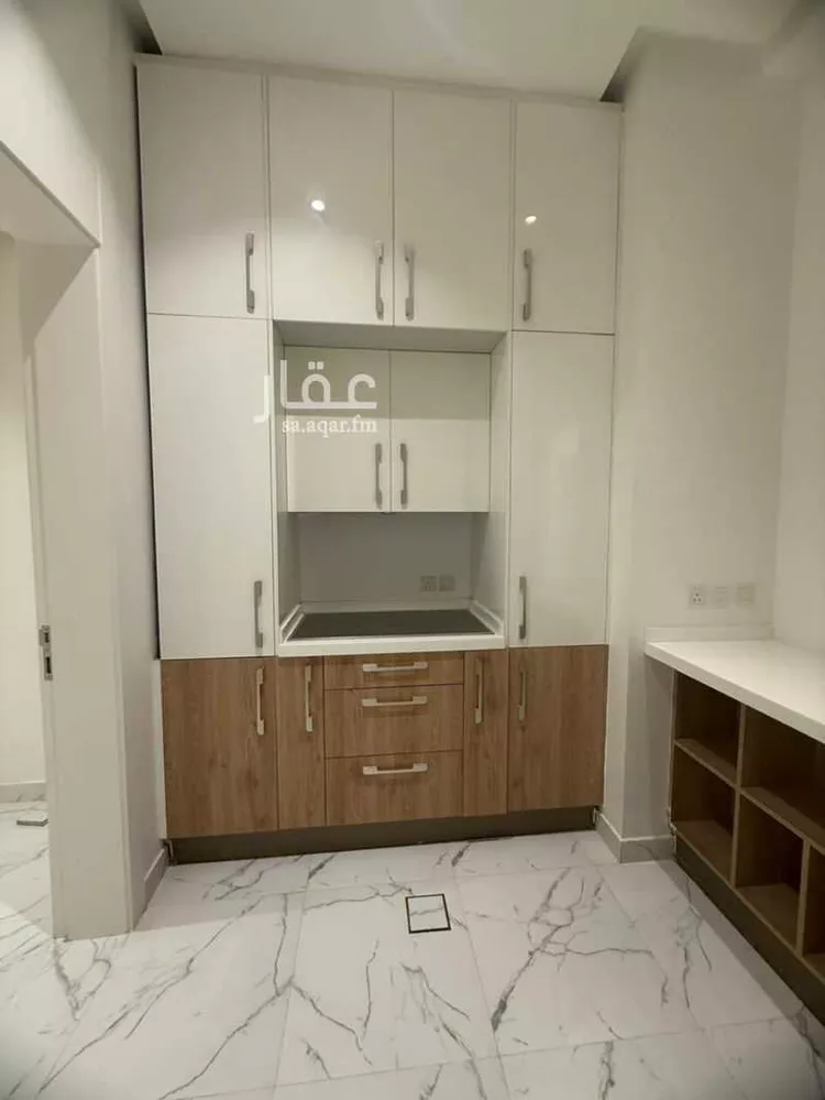 Floor for Sale in Riyadh An Narjis 10