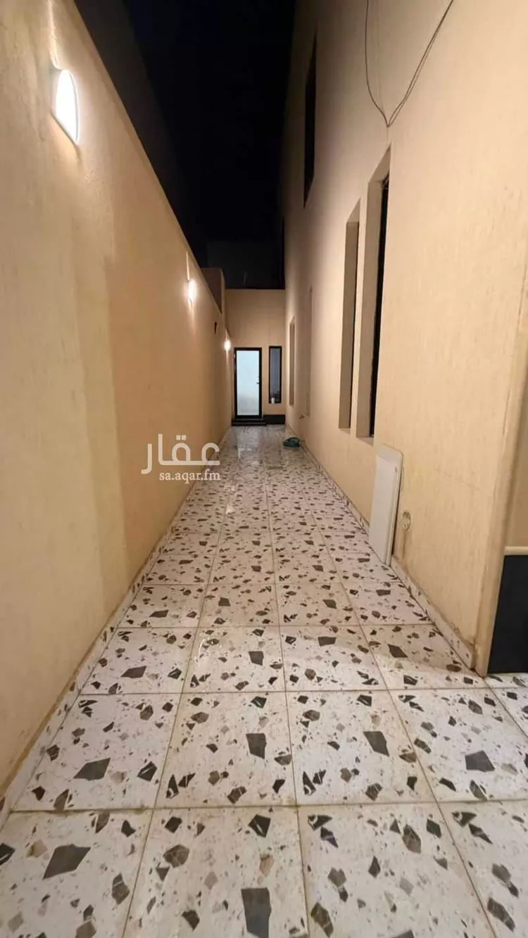 دور للبيع في شارع السخاء, حي بدر, مدينة الرياض, منطقة الرياض صورة 2