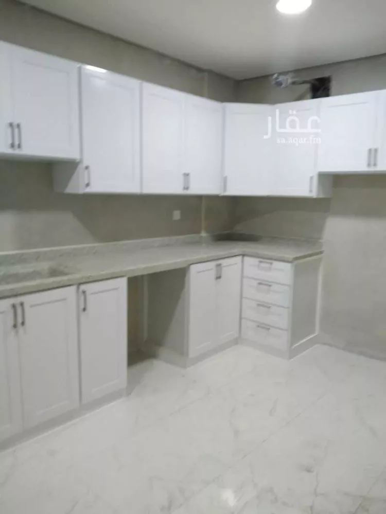 عمارة للإيجار في شارع الدارقطني ، حي الشراع ، الخبر ، الخبر