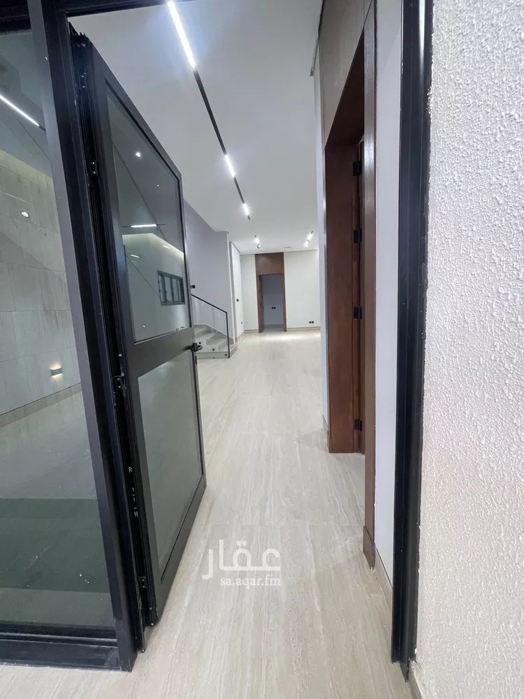 فيلا للبيع في شارع عبداللطيف بن المبارك, حي المهدية, مدينة الرياض, منطقة الرياض صورة 5