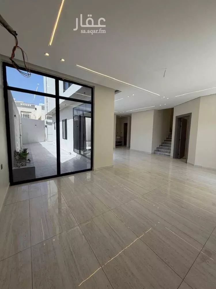 فيلا للبيع في شارع الشموع, حي الشعلة, مدينة الدمام, المنطقة الشرقية صورة 2