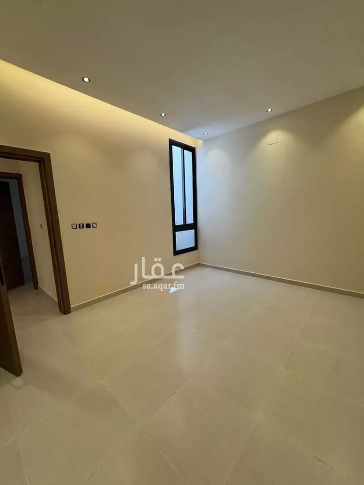 Floor for Sale in Riyadh Okaz 8