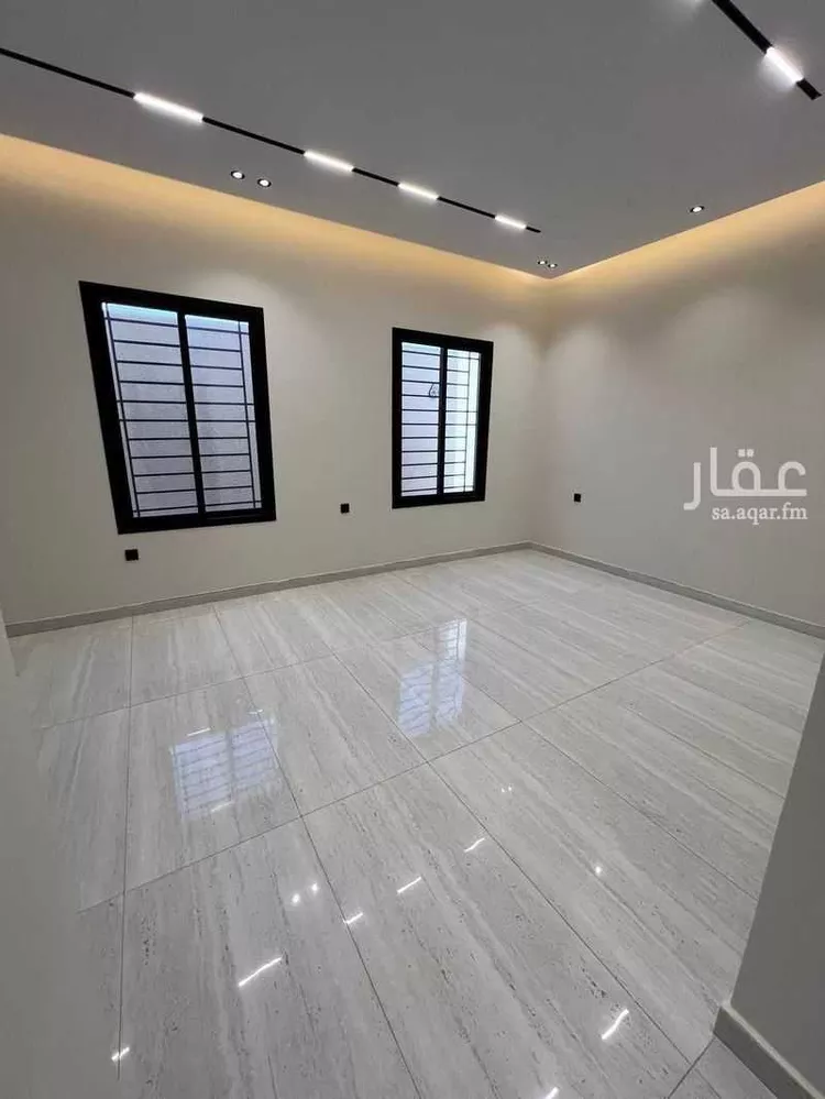 فيلا للبيع في شارع عمران بن ابي عمر, حي عريض, مدينة الرياض, منطقة الرياض 15