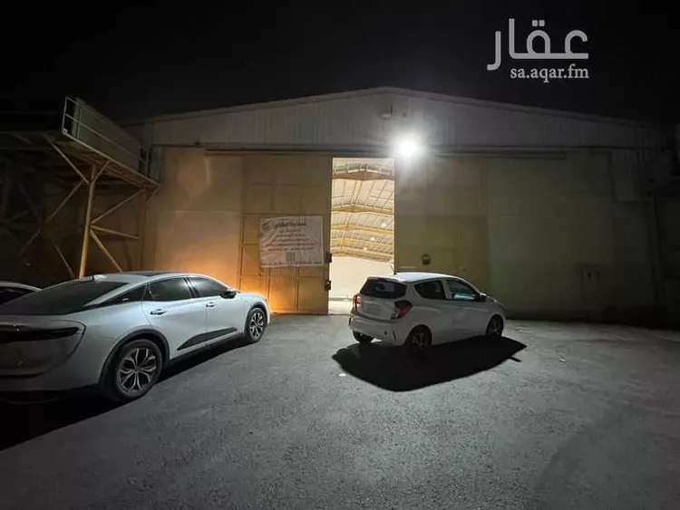 مستودع للإيجار في شارع أسعد بن سلامة الأنصاري, حي العزيزية, مدينة الرياض, منطقة الرياض 1 صورة