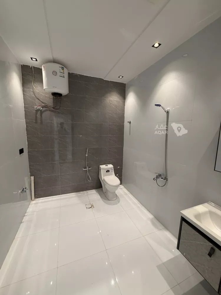 Floor for Rent in Riyadh Ar Rimal 12