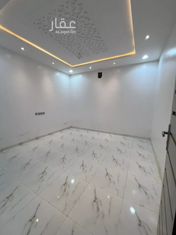 فيلا للإيجار في شارع عمر مكرم, حي الرمال, مدينة الرياض, منطقة الرياض صورة 3