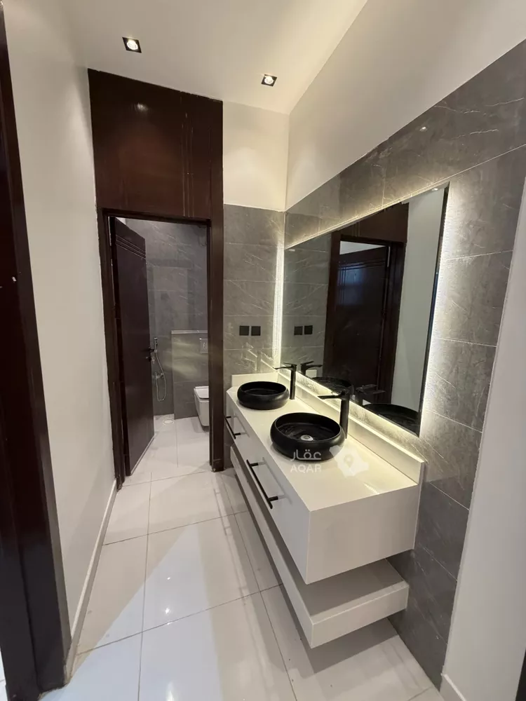 Floor for Rent in Riyadh Ar Rimal 6
