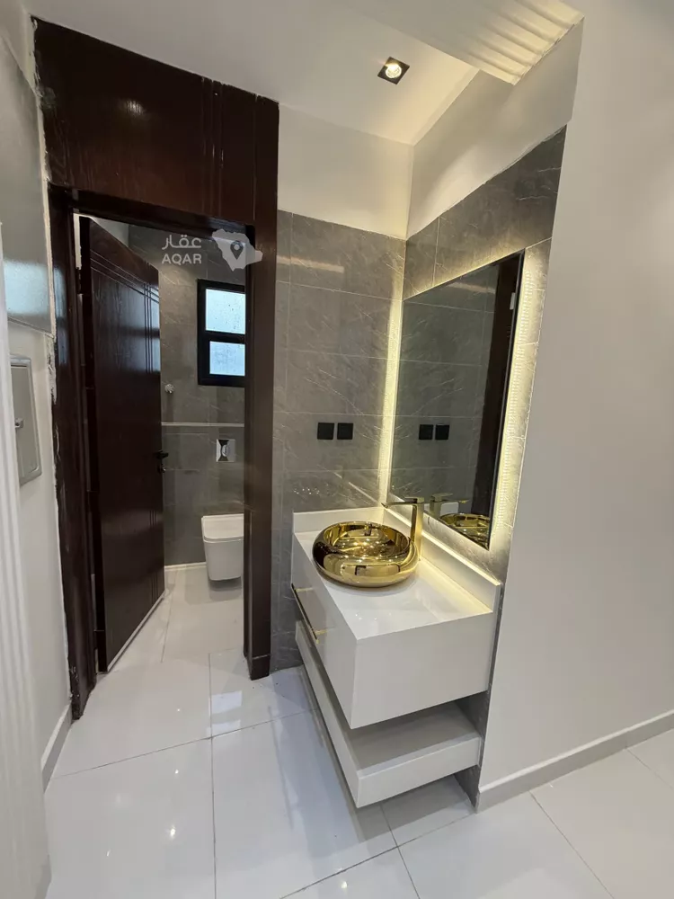 Floor for Rent in Riyadh Ar Rimal 11