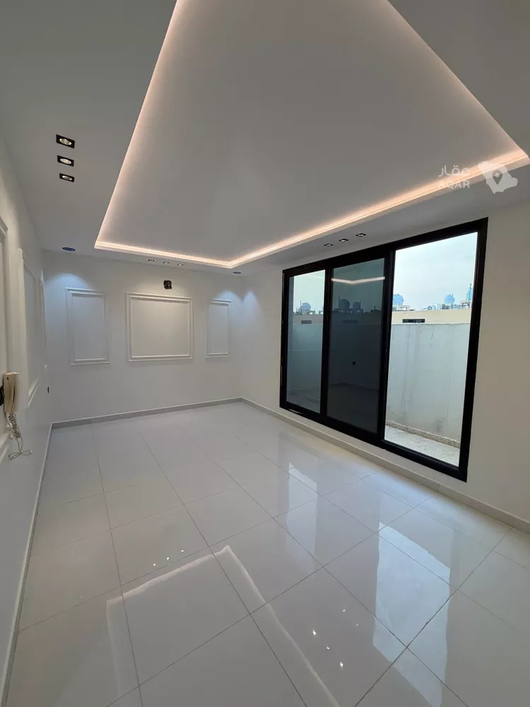 Floor for Rent in Riyadh Ar Rimal 9