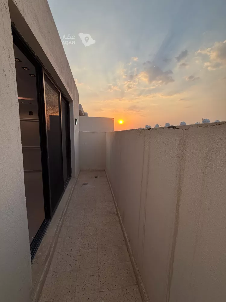 Floor for Rent in Riyadh Ar Rimal 8
