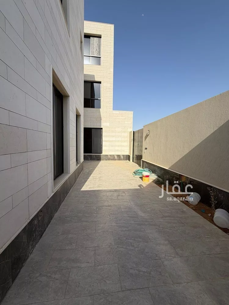 فيلا للبيع في شارع محمد بن أبي بكر القيم, حي المهدية, مدينة الرياض, منطقة الرياض صورة 5