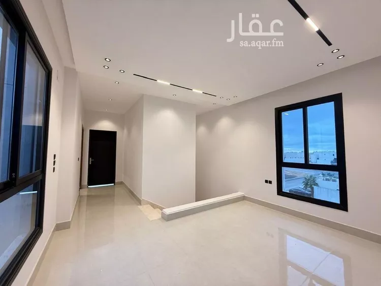 فيلا للبيع في شارع أبي الحسن الأسفرائيني, حي المهدية, مدينة الرياض, منطقة الرياض صورة 3