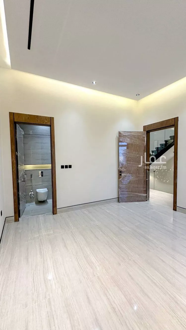 فيلا للبيع في شارع إسماعيل بن أبي الغنائم, حي المهدية, مدينة الرياض, منطقة الرياض 15