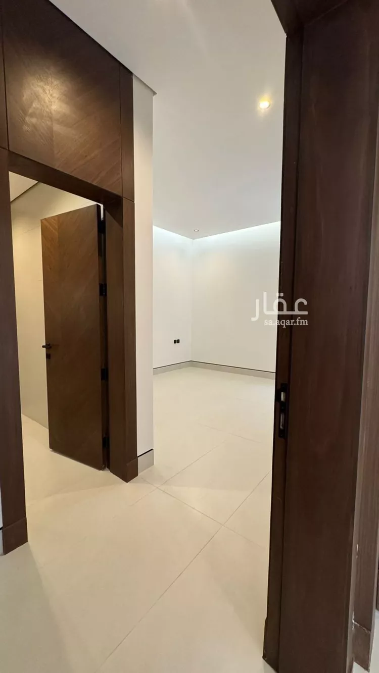 فيلا للبيع في شارع السيل الكبير, حي المهدية, مدينة الرياض, منطقة الرياض صورة 3