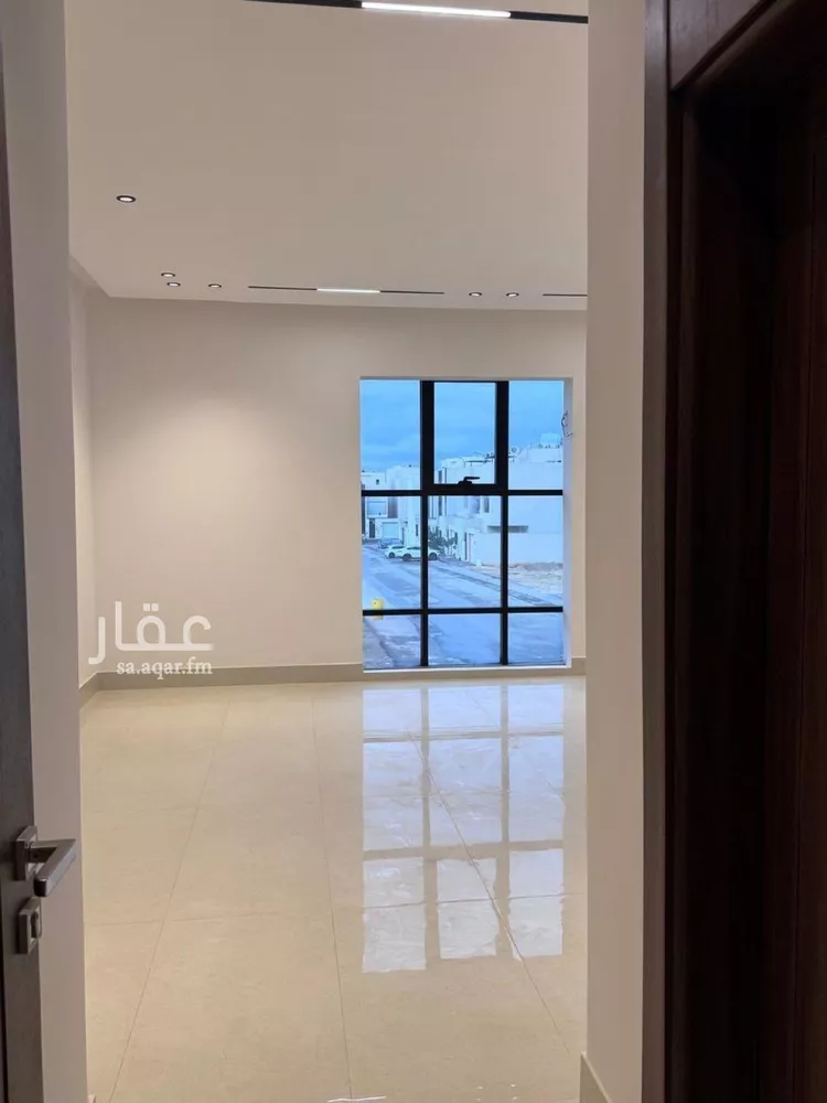 فيلا للبيع في شارع أنس الكناني, حي المهدية, مدينة الرياض, منطقة الرياض صورة 3