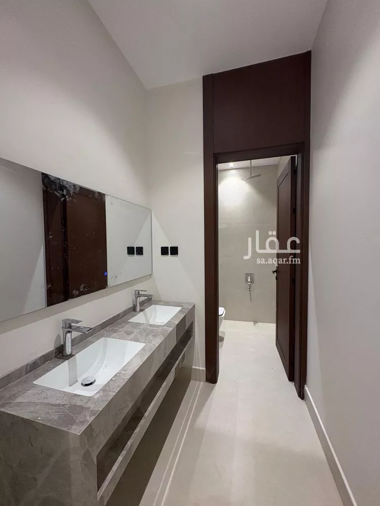 فيلا للبيع في شارع عمر بن يوسف المقرئ, حي المهدية, مدينة الرياض, منطقة الرياض صورة 2