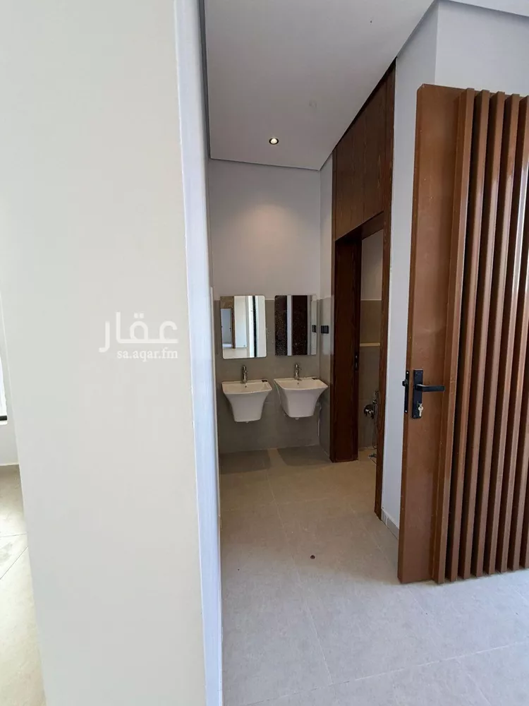 فيلا للبيع في شارع محمد بن أبي بكر القيم, حي المهدية, مدينة الرياض, منطقة الرياض صورة 3