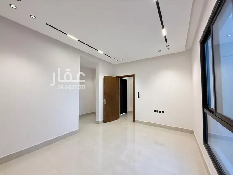 فيلا للبيع في شارع أبي الحسن الأسفرائيني, حي المهدية, مدينة الرياض, منطقة الرياض صورة 4