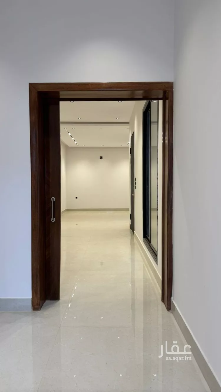 فيلا للبيع في شارع عفيف الدين الثقفي, حي المهدية, مدينة الرياض, منطقة الرياض صورة 2