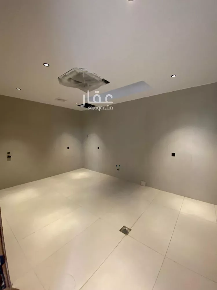 فيلا للبيع في شارع محمد بن هبة الله, حي المهدية, مدينة الرياض, منطقة الرياض صورة 5