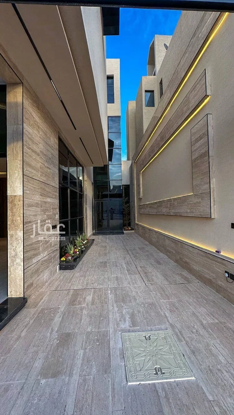 فيلا للبيع في شارع إسماعيل بن أبي الغنائم, حي المهدية, مدينة الرياض, منطقة الرياض صورة 3