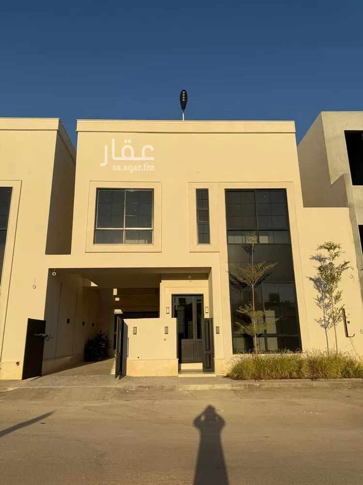 فيلا للبيع في شارع محمد بن أبي بكر القيم, حي المهدية, مدينة الرياض, منطقة الرياض 14
