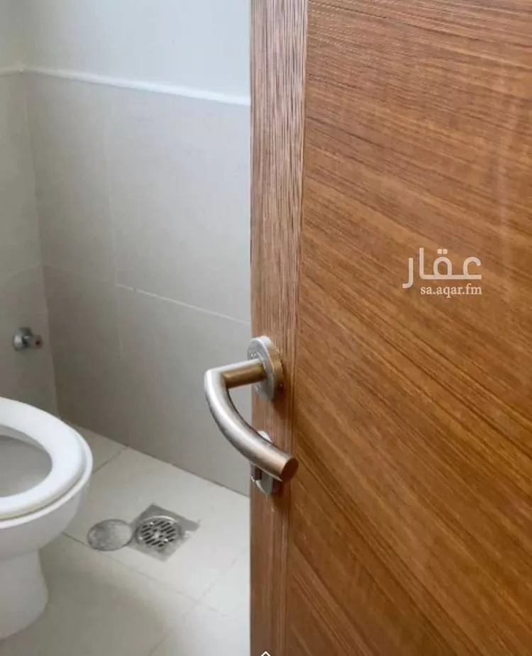 فيلا للإيجار في شارع أحمد بن الصيرفي ، حي مطار الملك خالد الدولي ، الرياض ، منطقة الرياض صورة 2