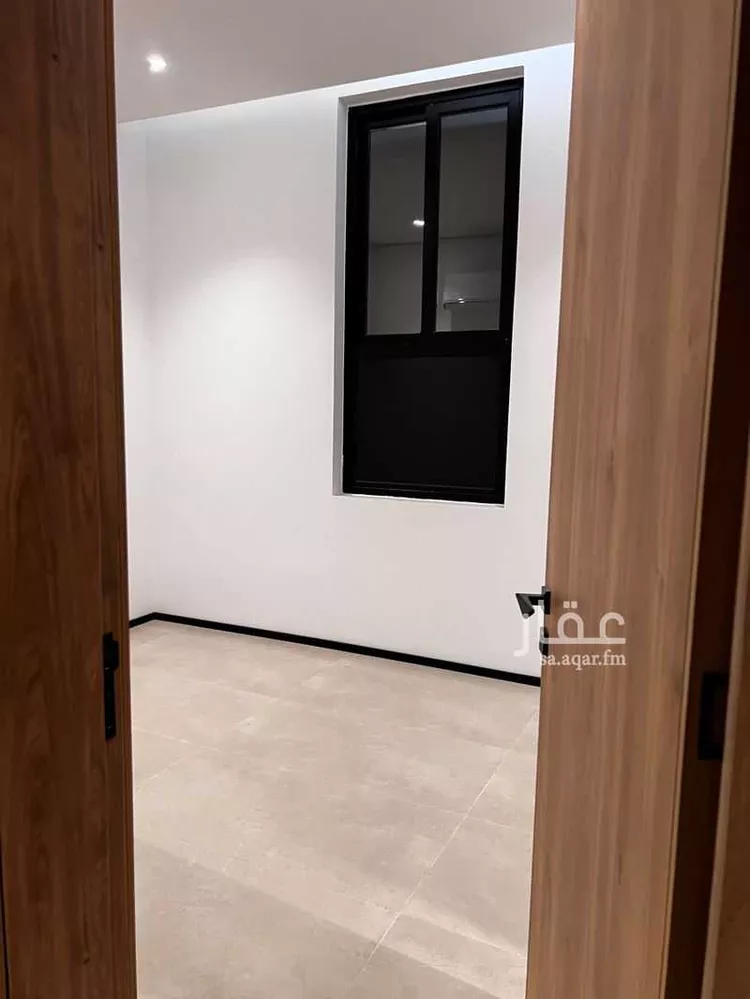 Floor for Sale in Riyadh Al Malqa 9