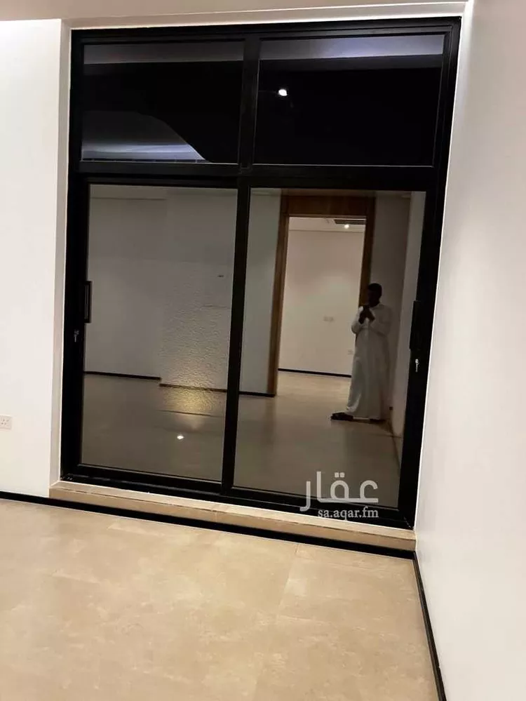 Floor for Sale in Riyadh Al Malqa 8