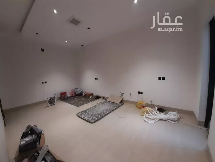 فيلا للبيع في شارع تثليث, حي ظهرة لبن, مدينة الرياض, منطقة الرياض صورة 5